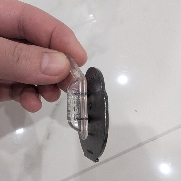 FIGPIN - Gudetama Egg Enamel Pin - Picture 4 of 5